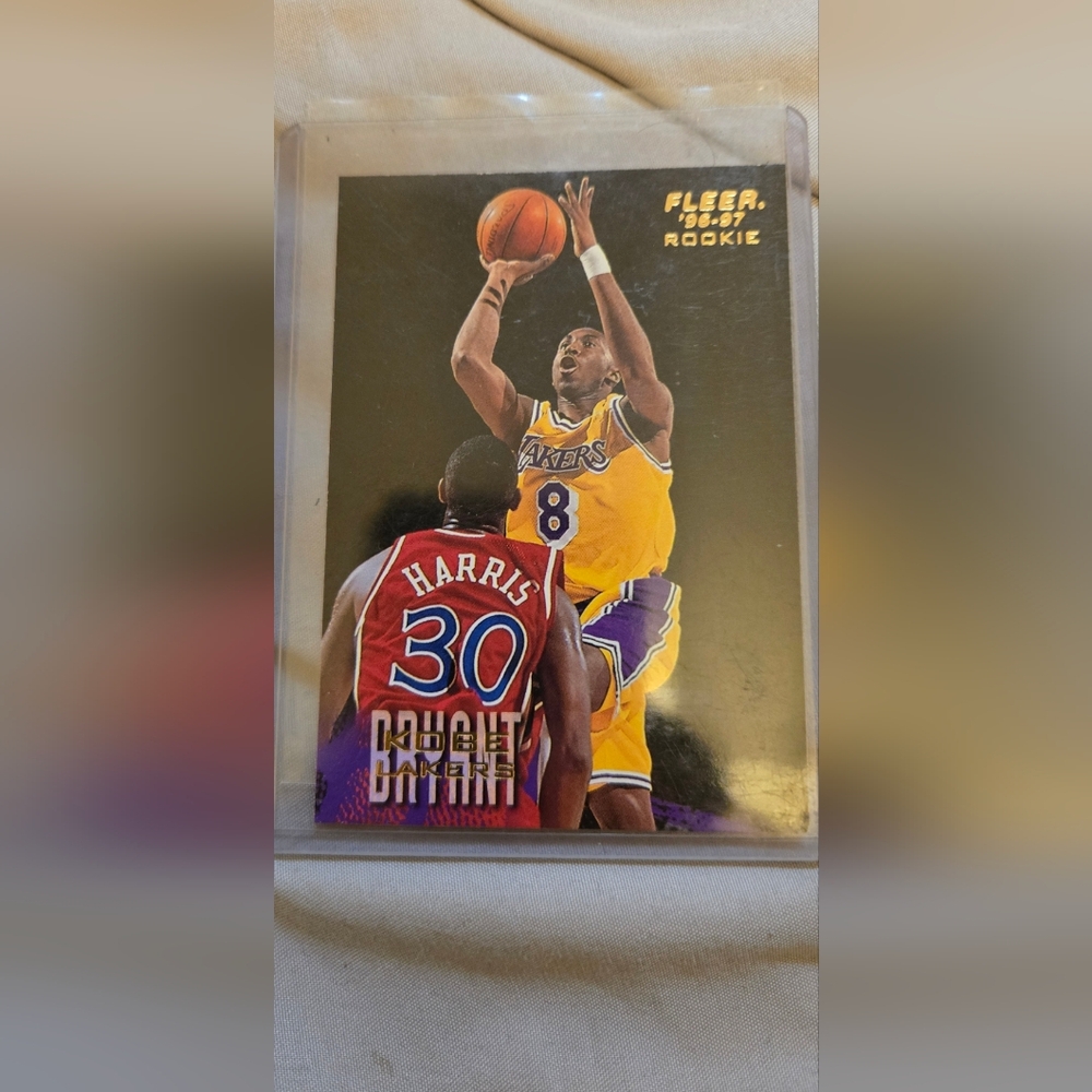 Kobe Bryant FLEER 96-97 Rookie card